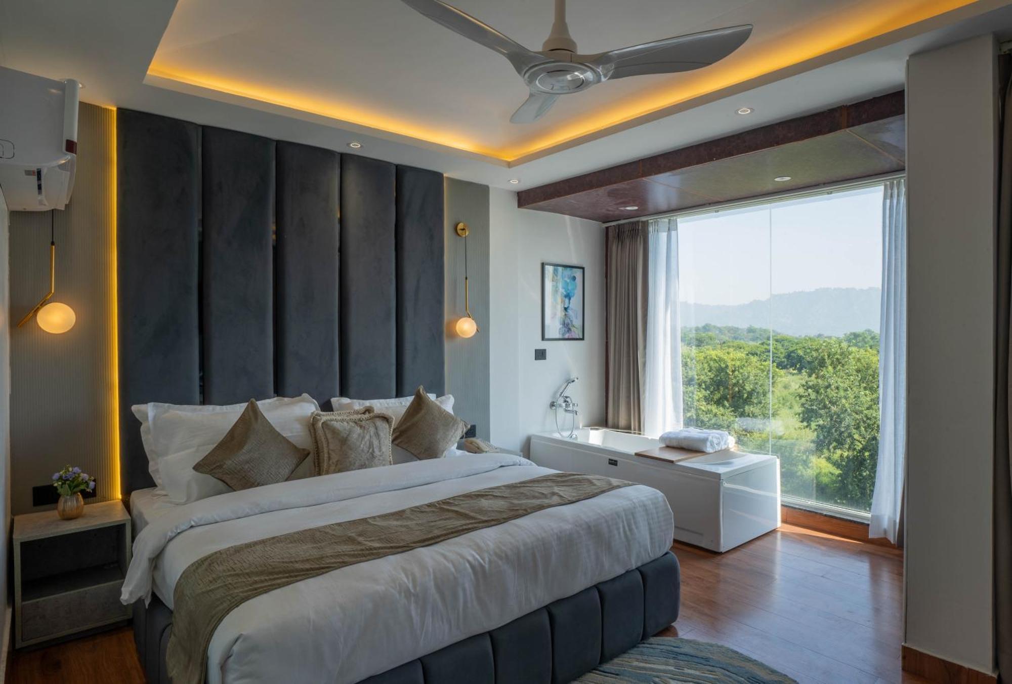 The Ganges Riverside Escape With A Private Ghat ハリドワール 部屋 写真