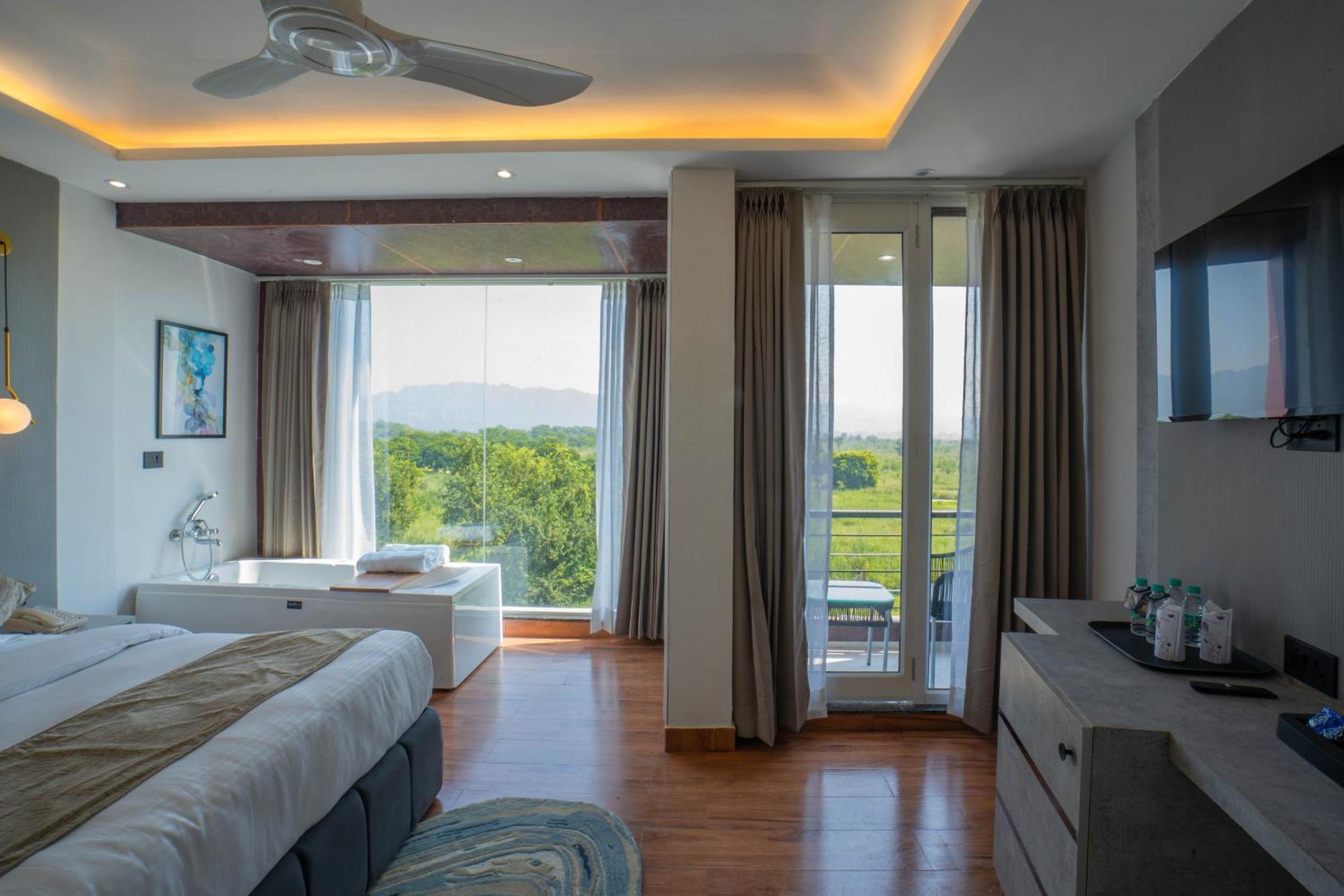 The Ganges Riverside Escape With A Private Ghat ハリドワール 部屋 写真