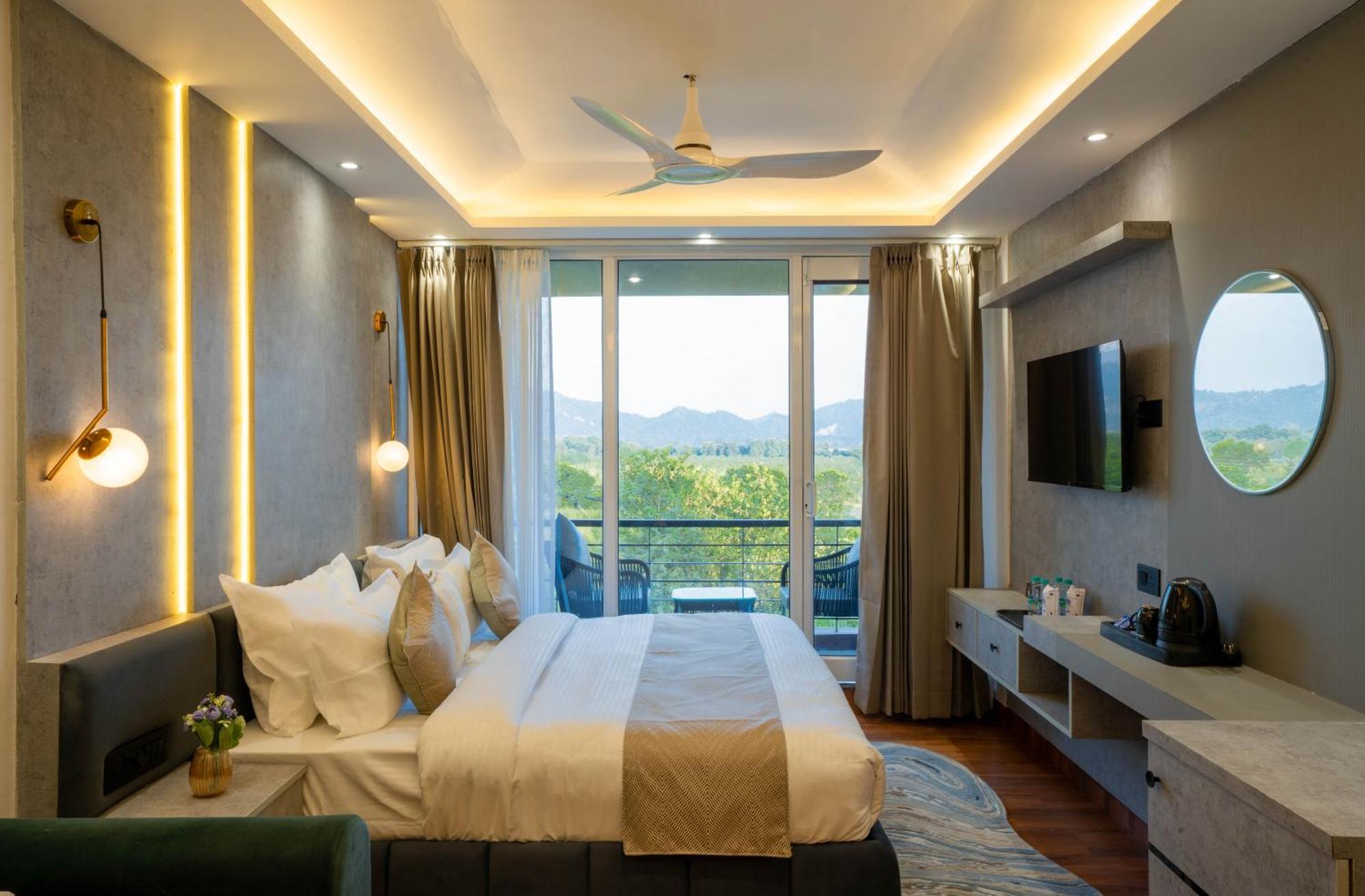 The Ganges Riverside Escape With A Private Ghat ハリドワール 部屋 写真