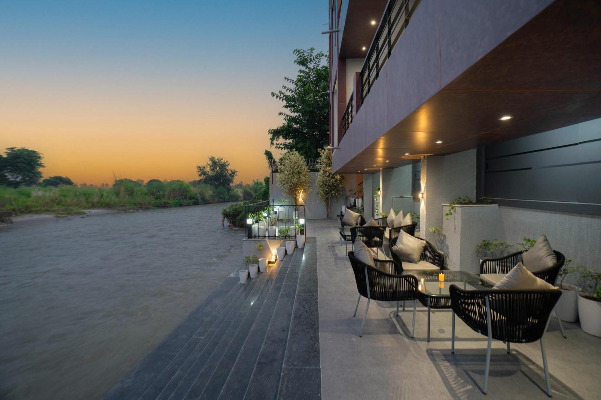 The Ganges Riverside Escape With A Private Ghat ハリドワール エクステリア 写真